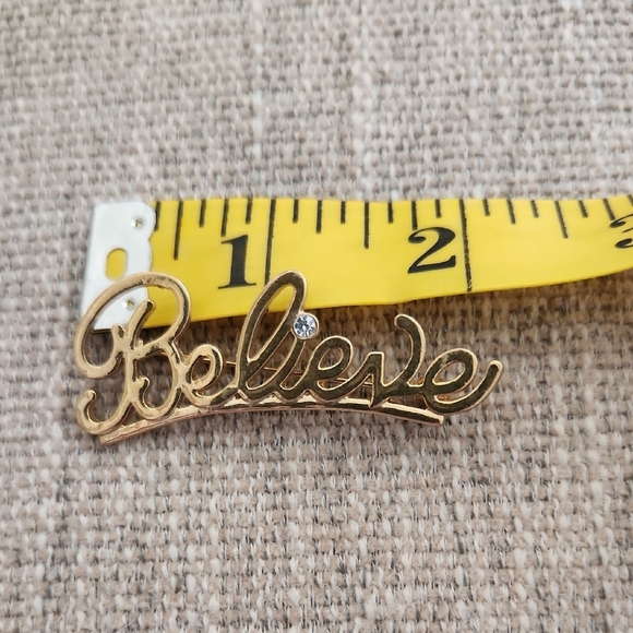 Avon Gold "Believe" Script Brooch with Clear Rhinestone - Picture 3 of 4
